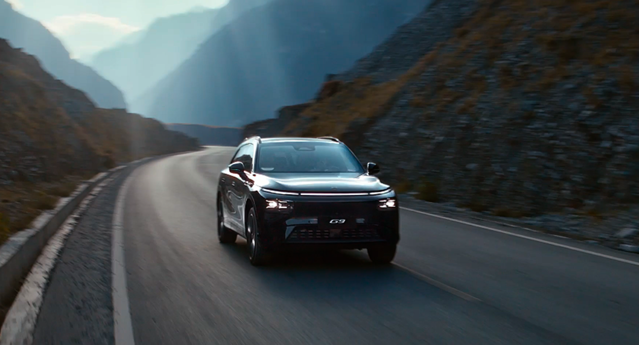 La calandre « Robot Face » avec bandeau LED intégré